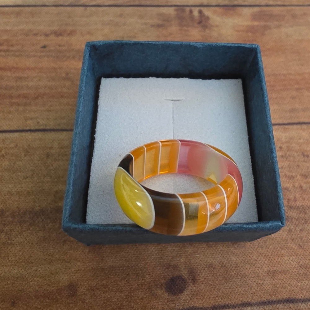 Multi Color Striped Resin Chunky Statement Band Ring Size 6.5 Amber Yellow Brown - Picture 6 of 7